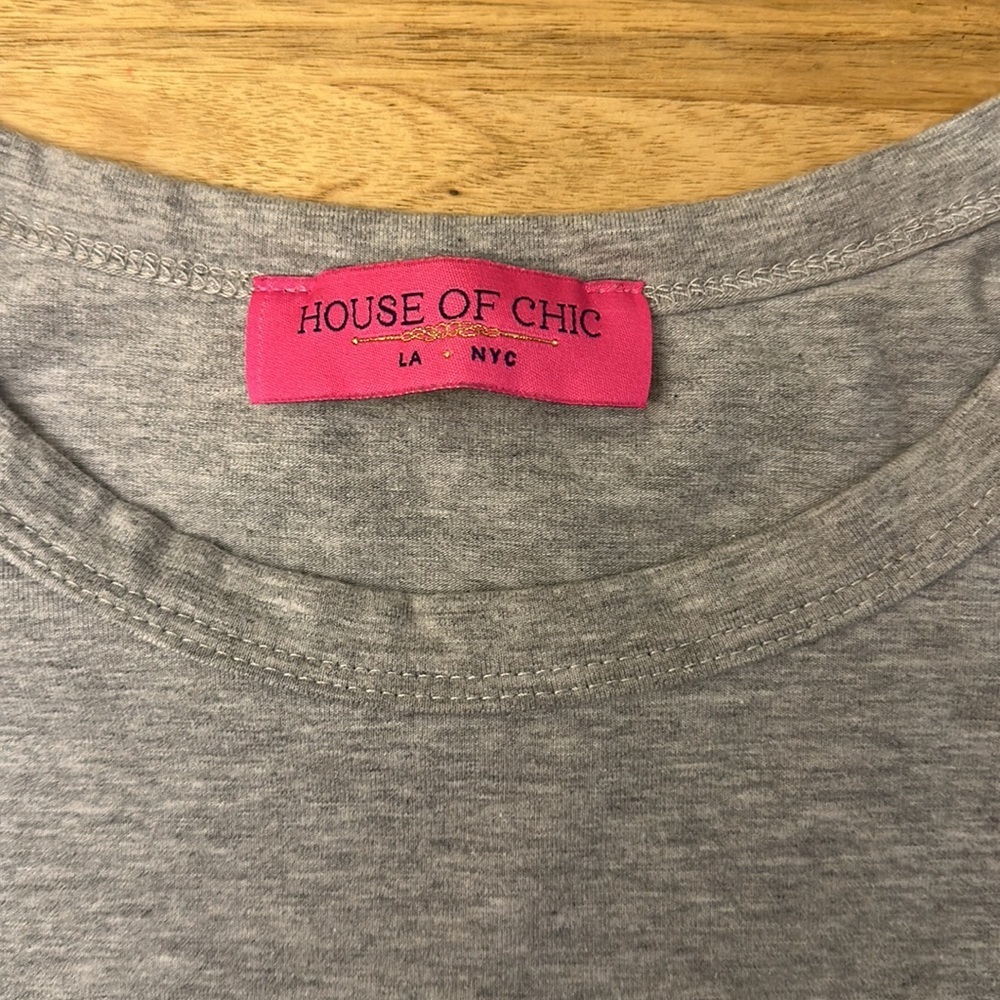 HOUSE OF CHIC solid shoulder tee - Picture 3 of 3